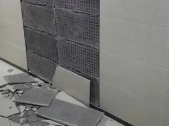 鹤庆瓷砖空鼓维修公司分享下鹤庆墙砖松动维修的知识